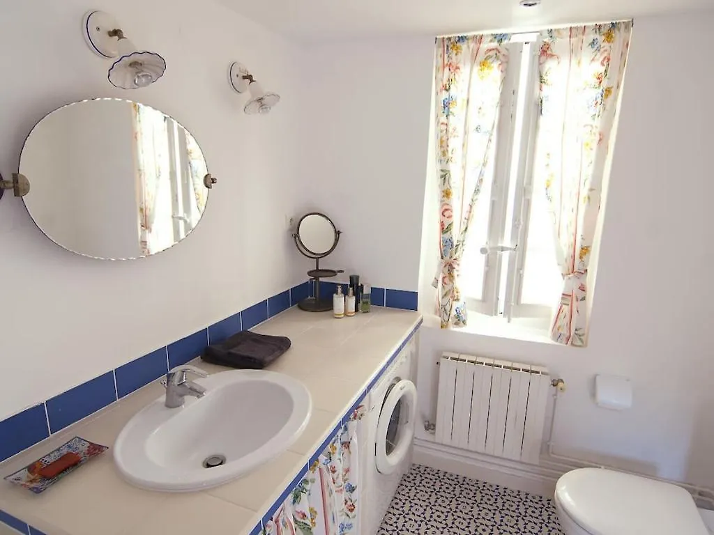 Provencal Charm Comfortable Vacation Home Avignon Holiday home