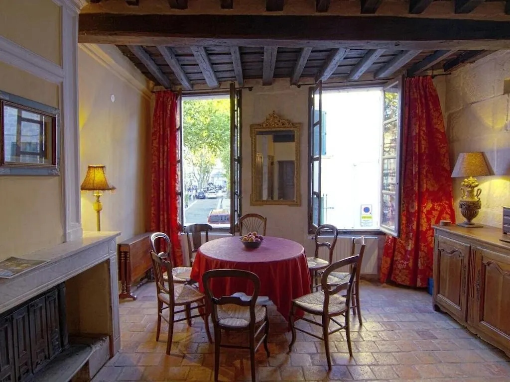 Provencal Charm Comfortable Vacation Home Avignon France